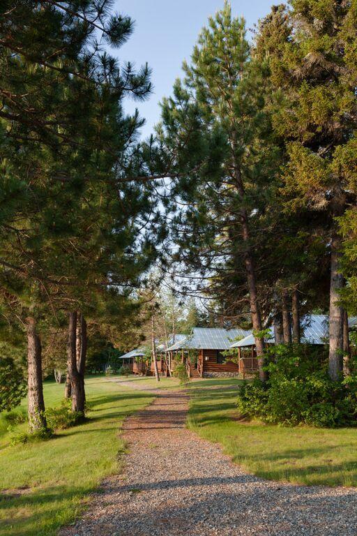 Lake Parlin Lodge & Cabins West Forks Екстериор снимка