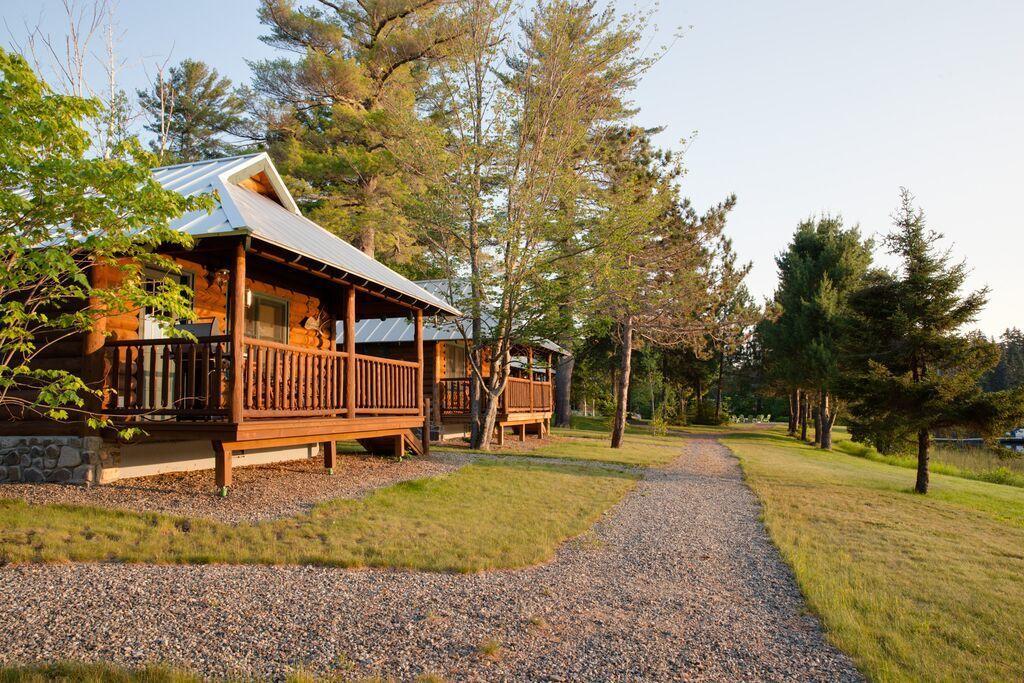 Lake Parlin Lodge & Cabins West Forks Екстериор снимка