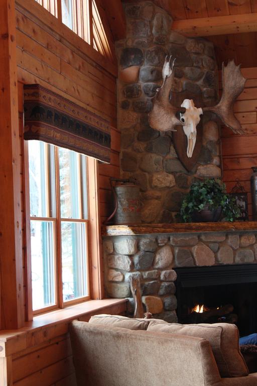 Lake Parlin Lodge & Cabins West Forks Екстериор снимка