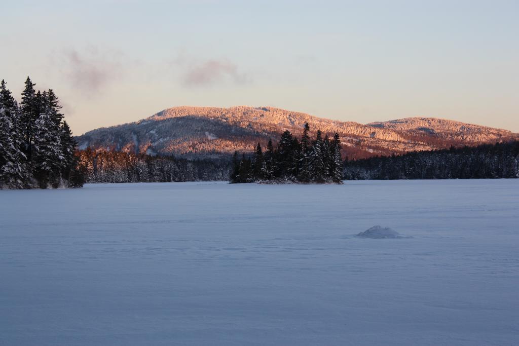Lake Parlin Lodge & Cabins West Forks Екстериор снимка