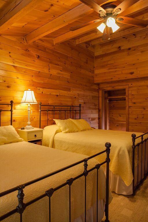 Lake Parlin Lodge & Cabins West Forks Стая снимка