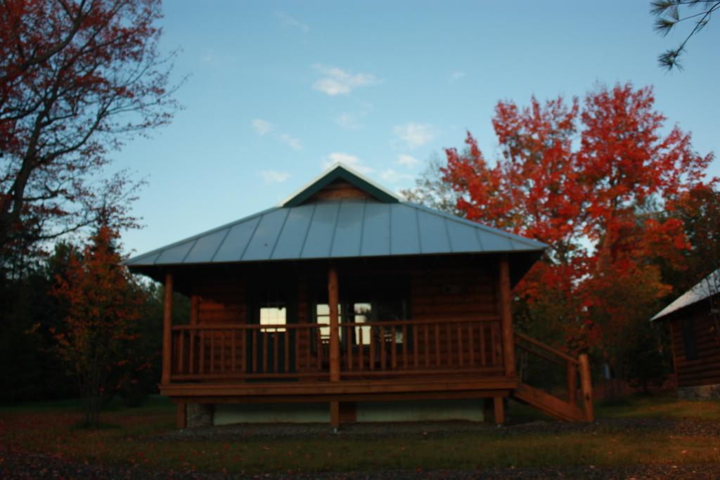 Lake Parlin Lodge & Cabins West Forks Стая снимка