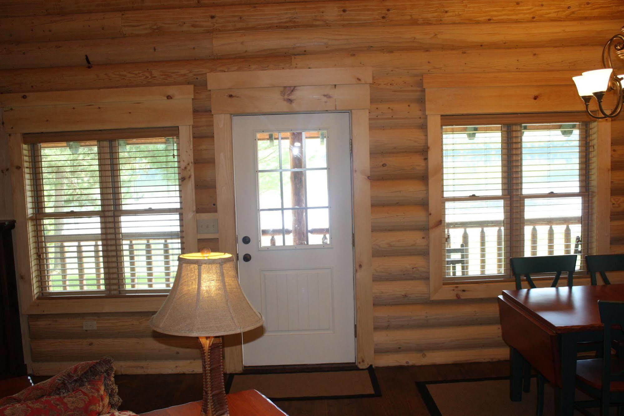 Lake Parlin Lodge & Cabins West Forks Екстериор снимка