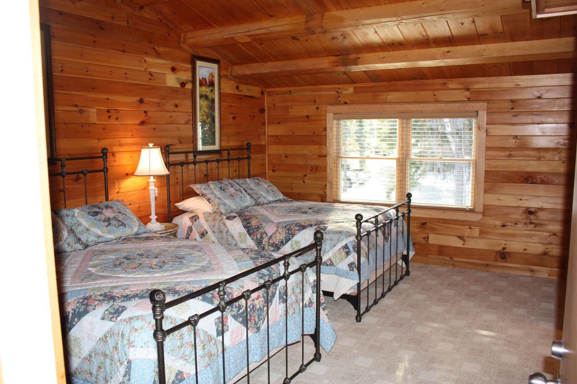 Lake Parlin Lodge & Cabins West Forks Екстериор снимка