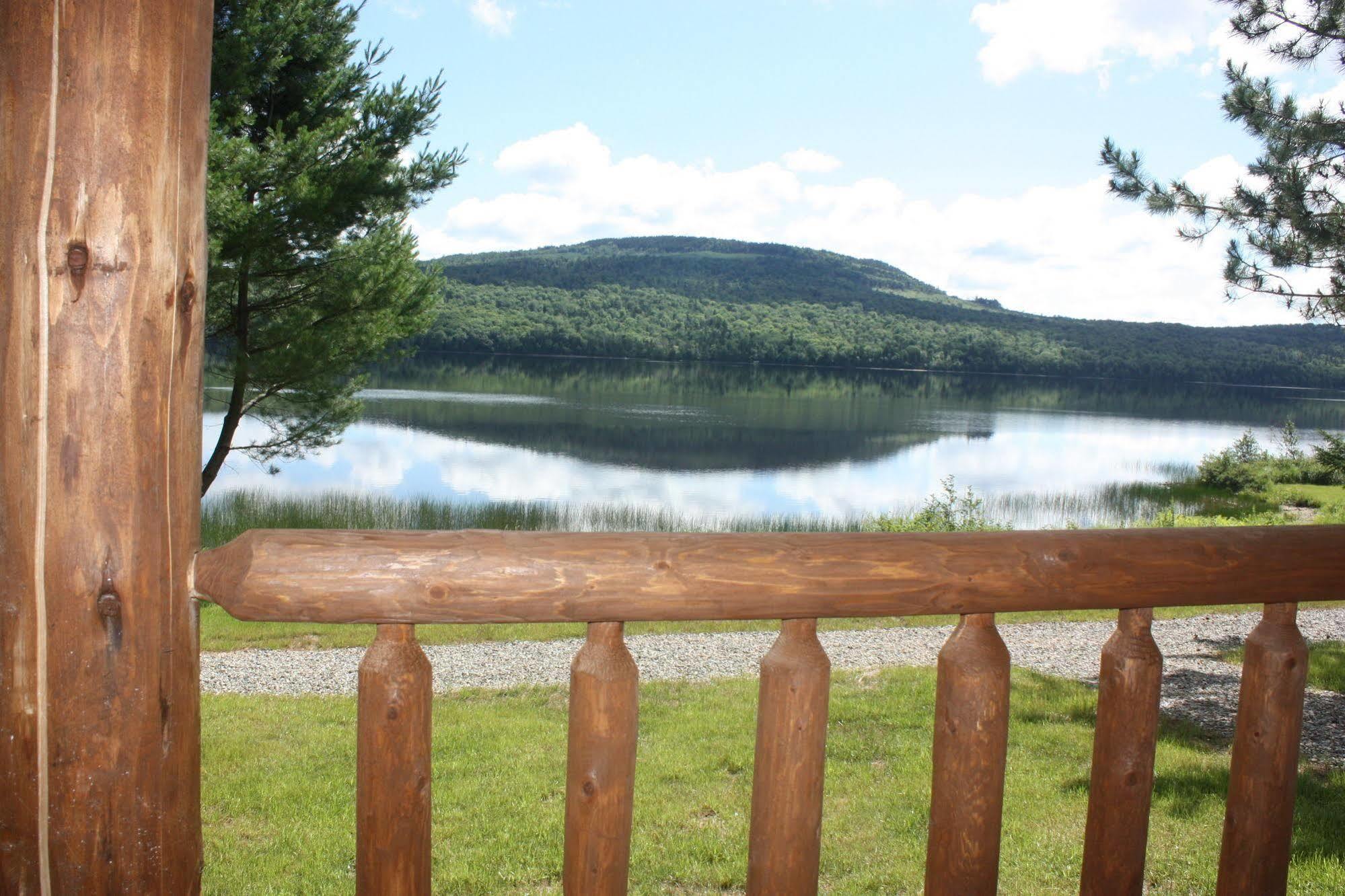 Lake Parlin Lodge & Cabins West Forks Екстериор снимка